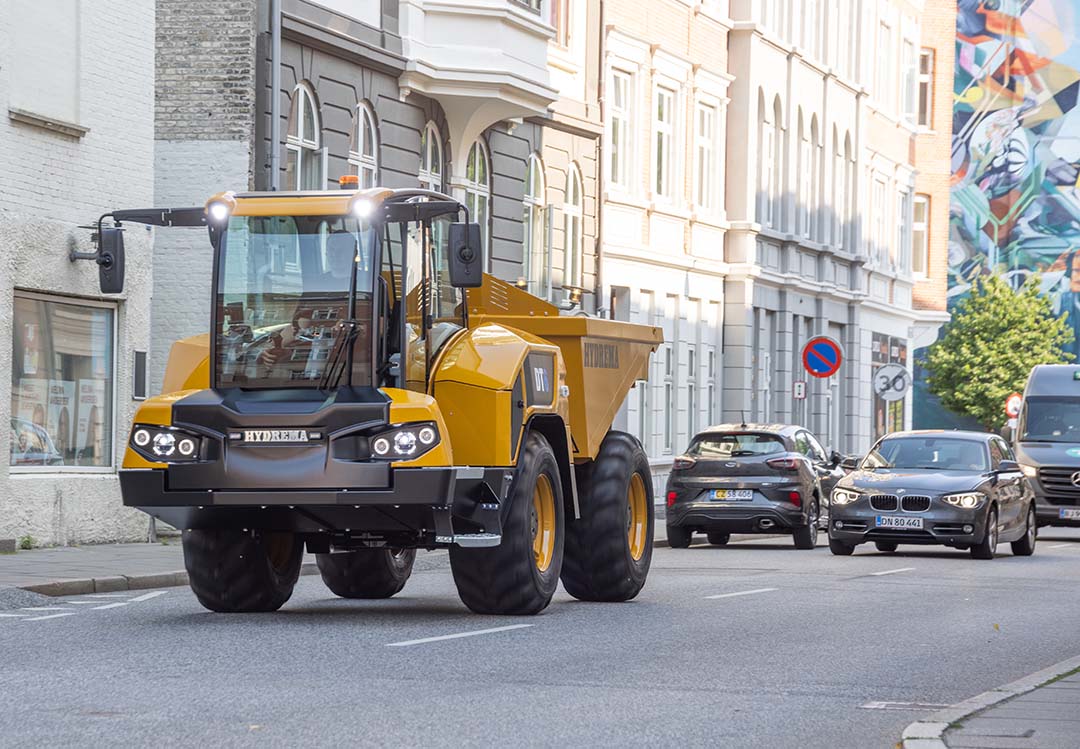 DT6 Front View In City Traffic1